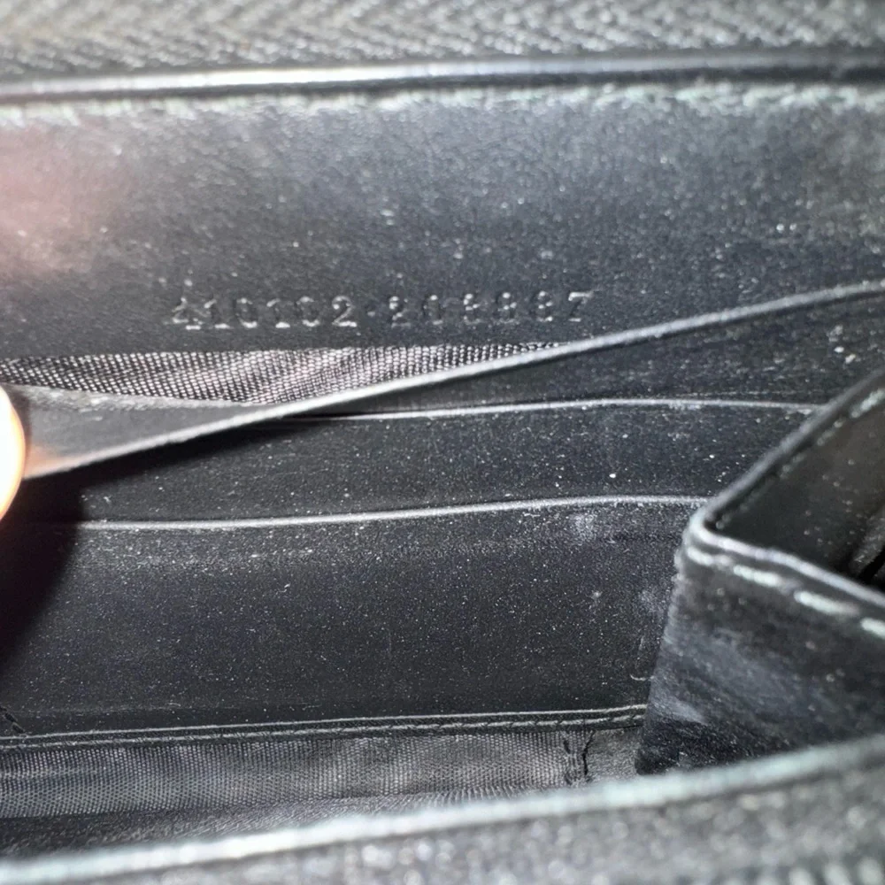 Gucci GG Supreme Monogram Bees Zip Around Wallet - Picture 17 of 17